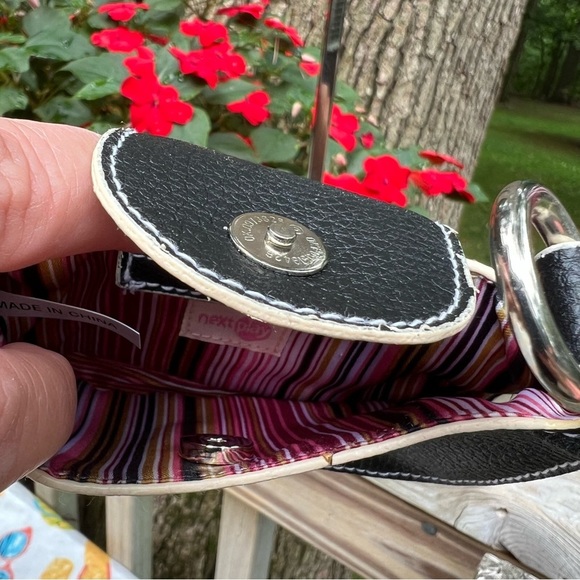 Leather Purse Snap On! Use to hold iPod, charger, plastic window for cords 💕 - Picture 5 of 9
